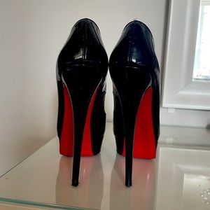 Lady Peep  size 37 or 7